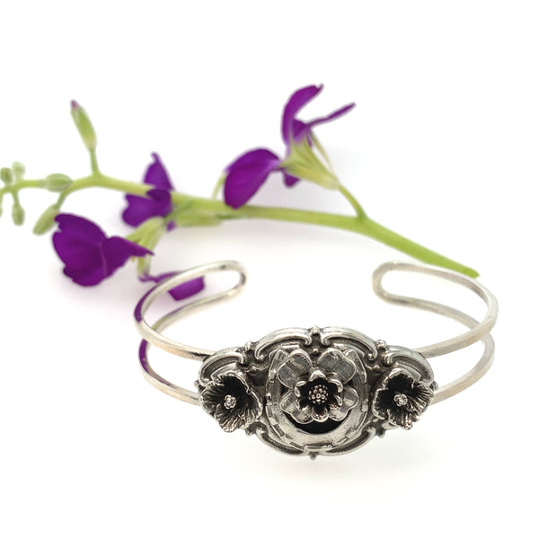 Lucky Horseshoe Floral Bracelet / Handmade by Ivry Belle Jewelry