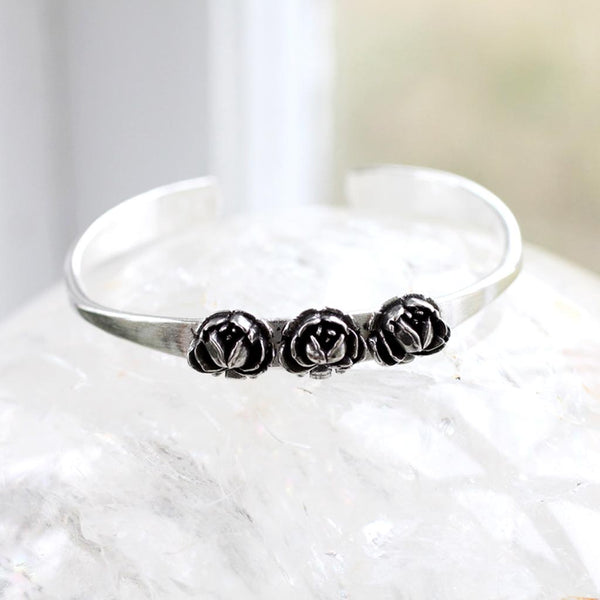 Three Rose Bracelet Made by Ivry Belle Jewelry / Three Rose Bracelet