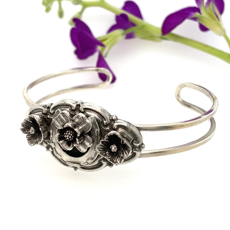 Lucky Horseshoe Floral Bracelet / Handmade by Ivry Belle Jewelry