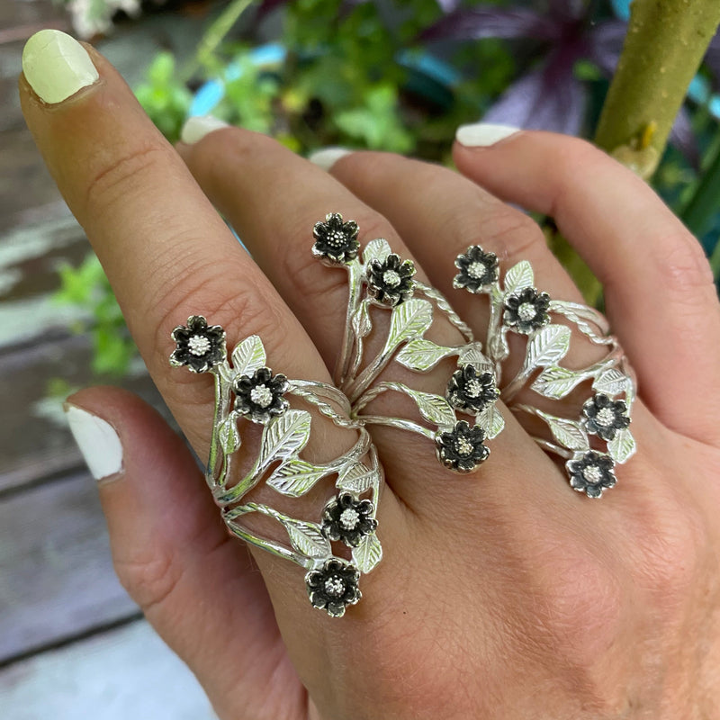 Floral Vine Ring with Daisy Flowers / Handmade by Ivry Belle Jewelry