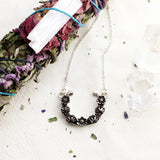 Collar de herradura / Collar de herradura hecho por Ivry Belle Jewelry