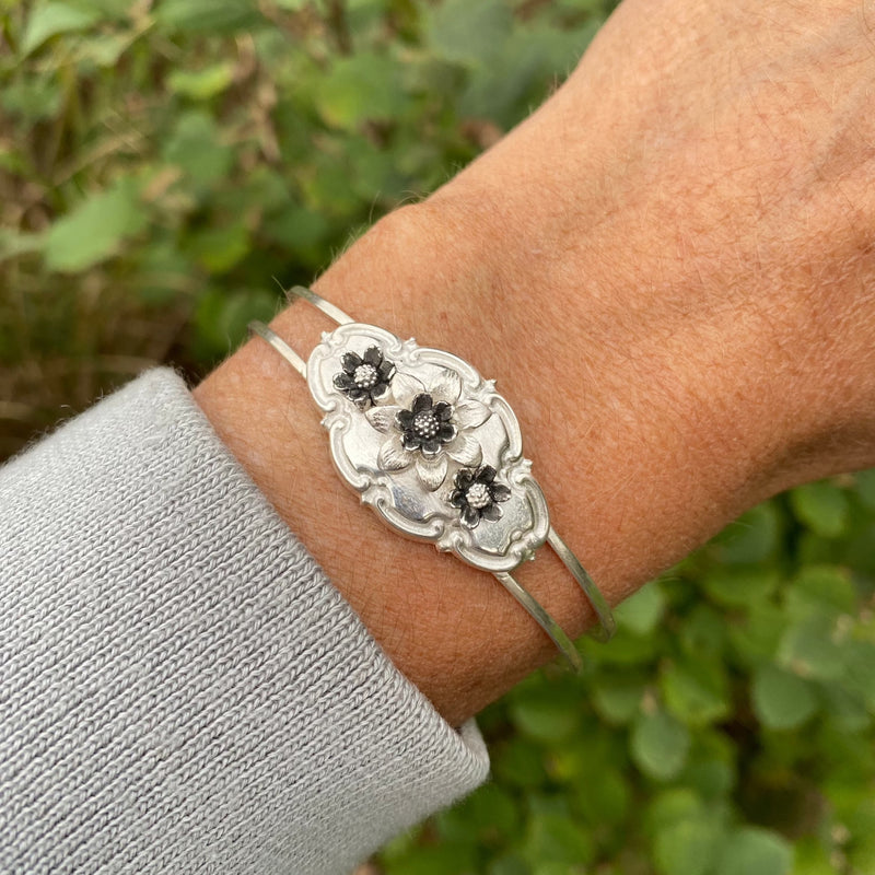 Floral Bracelet with Flowers / Handmade by Ivry Belle Jewelry