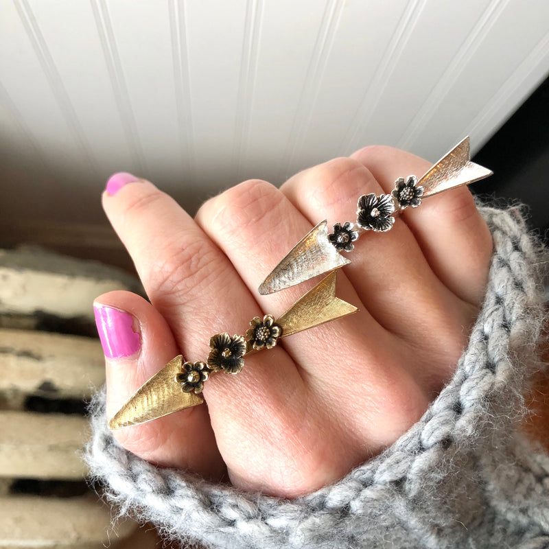 Daisy Harpoon Ring / Daisy Harpoon Ring Made by Ivry Belle Jewelry